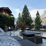 阿尔朋洛基酒店 3*