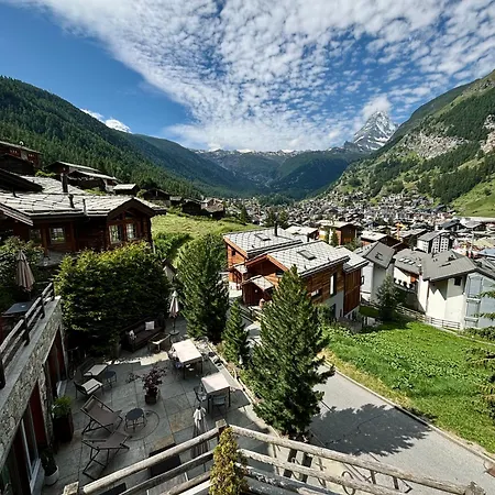 Отель Alpenlodge 3*